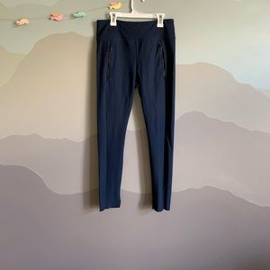 *pockets* Athleta Leggings